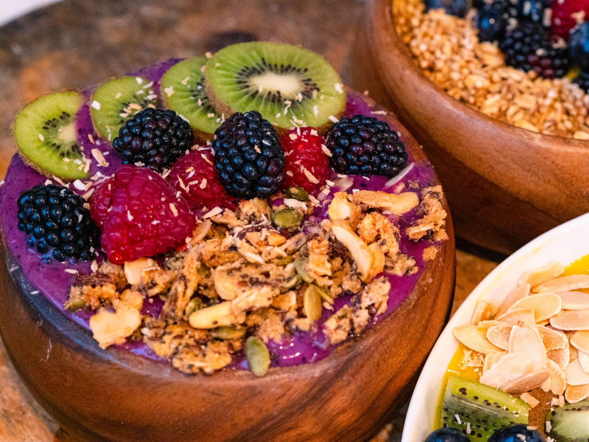 healthy tropical smoothie bowls